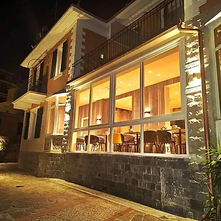 Mirarti Boutique - Witamy 3*