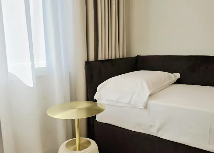 Mirarti Boutique - Witamy 3*